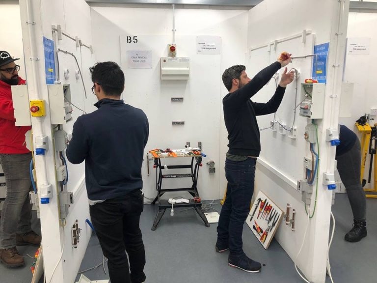 How to approach changing your career through Electrician courses!