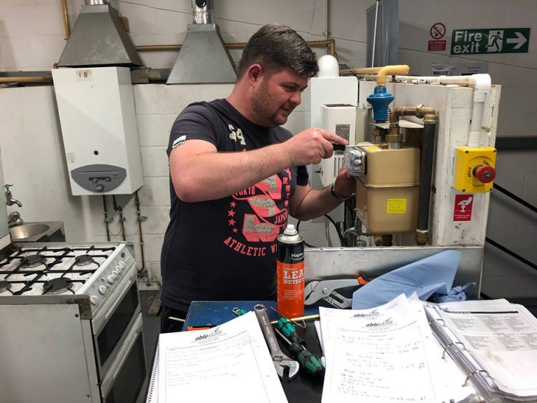 Engineer finds gas leak whilst fitting smart meter!