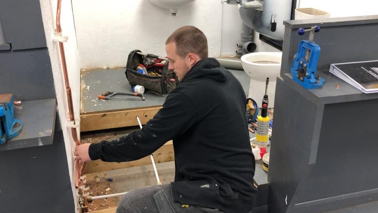 Most asked questions about becoming a professional plumber!