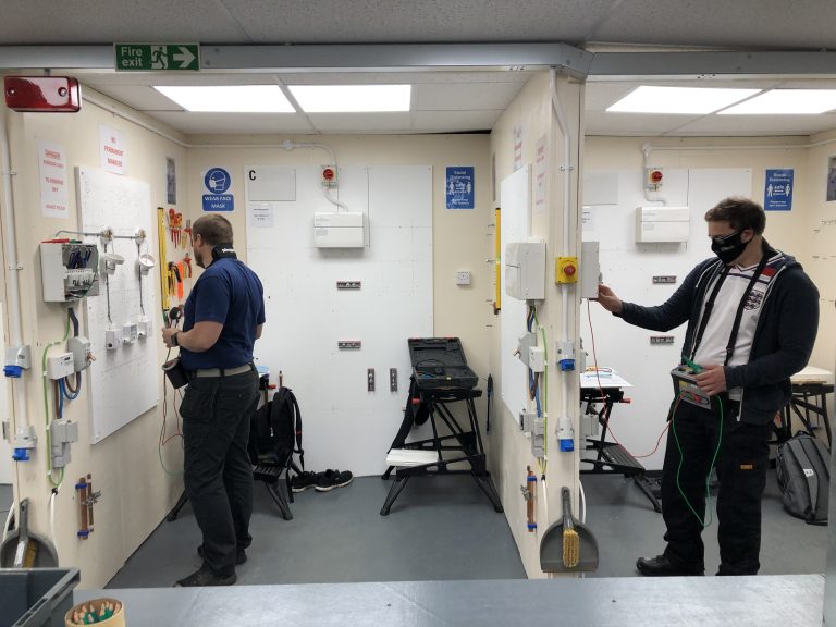 Seven Reasons Why You Should Become An Electrician!