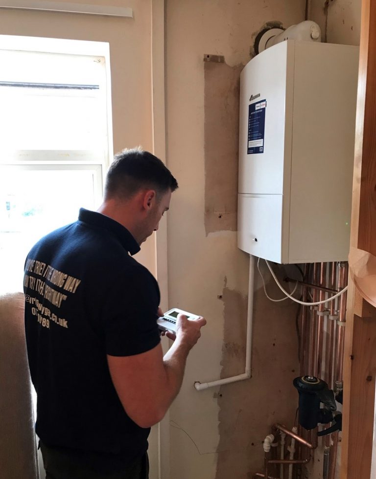 Why should tradespeople use Checkatrade?