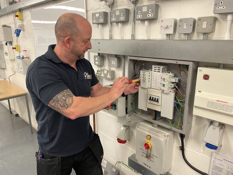 Meet the Team: Neal - Electrical Tutor