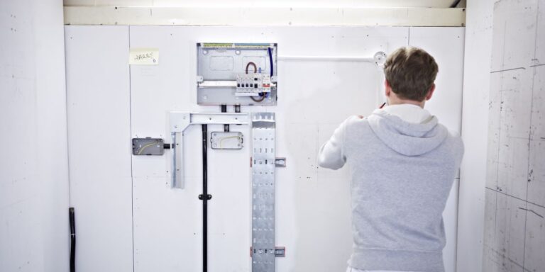 An alternative route to become a qualified electrician 